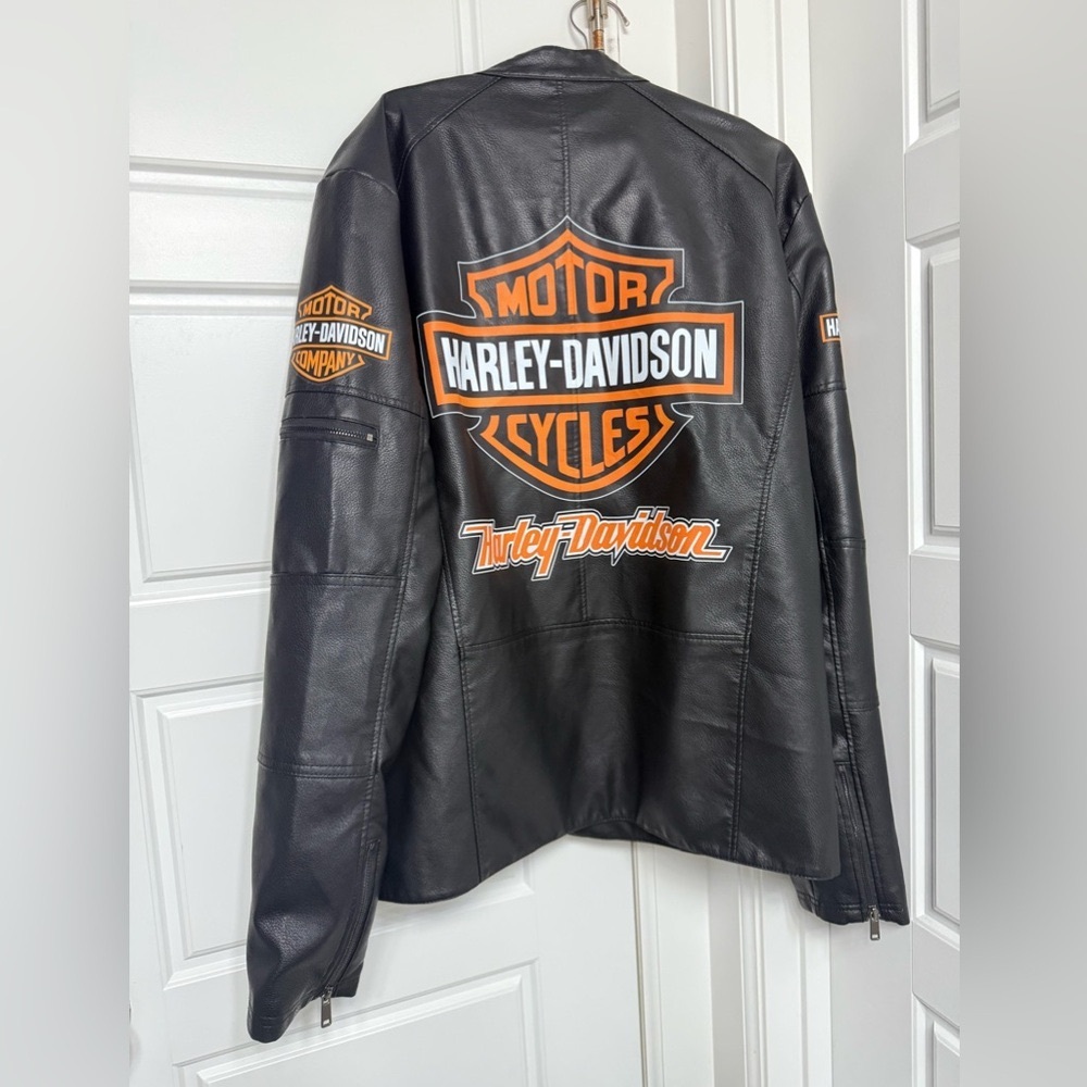 Harley-Davidson Black Bomber Jacket with Iconic Branding